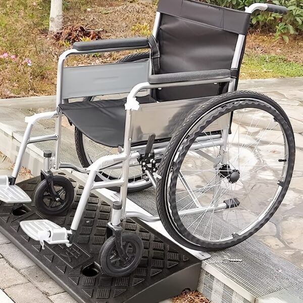 a207aece-92eb-495b-9acb-f3c254c1f619 Rampe antiderapante portable Noir 50x27x7cm