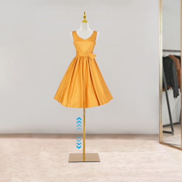 Mannequin de couture femme réglable en hauteur avec base dorée